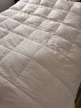 Pottery Barn Kids White Box-Stitched Down-Alternative Comforter